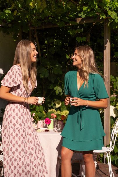Groene jurk met laagjes & pofmouw