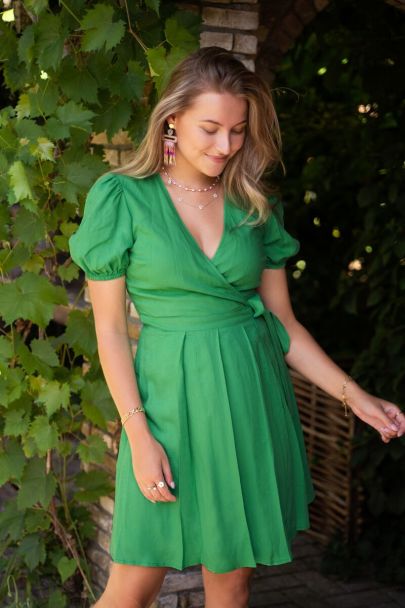 Robe portefeuille verte à manches bouffantes