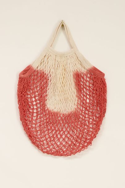 Handgestrickte Tasche mit braunes Batikmuster