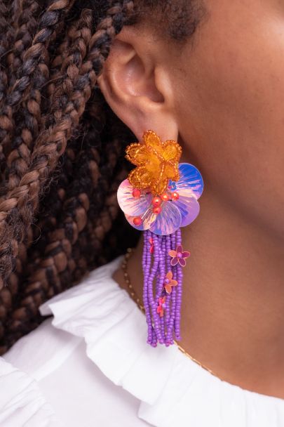 Island earrings with flowers and pink fringe