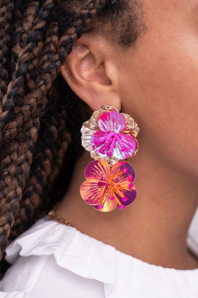 Island earrings with two pink flowers