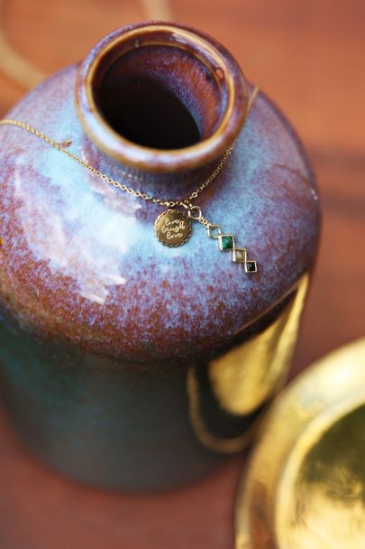Ketting bedel & donkere edelsteentjes 
