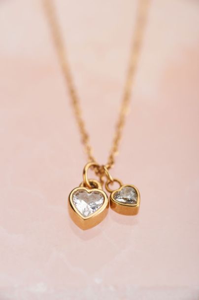 Ketting met twee strass hartjes
