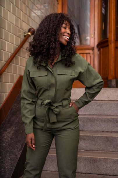 Legergroene jumpsuit met lange mouwen