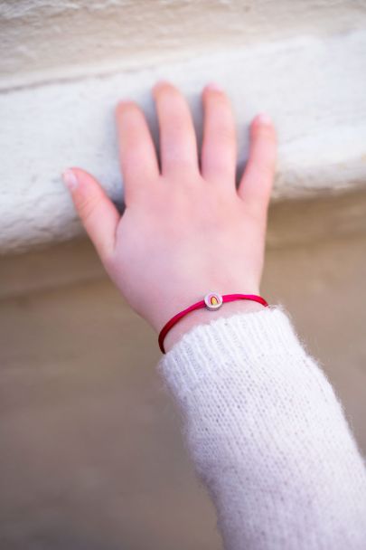Bracelet rose mini avec arc-en-ciel
