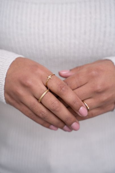 Minimalist ring with faux pearl