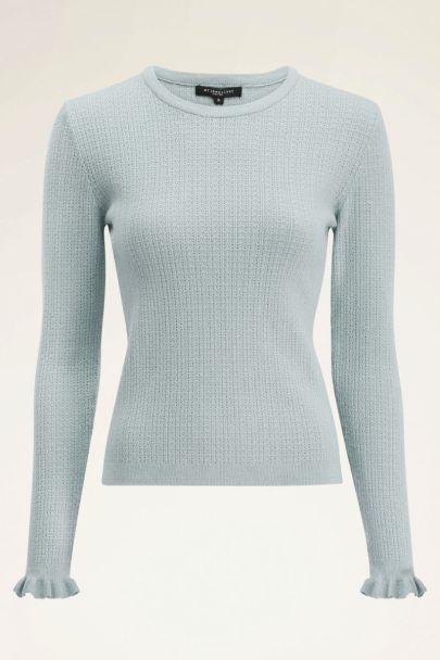 Hellblauer Pullover mit Rippenstruktur