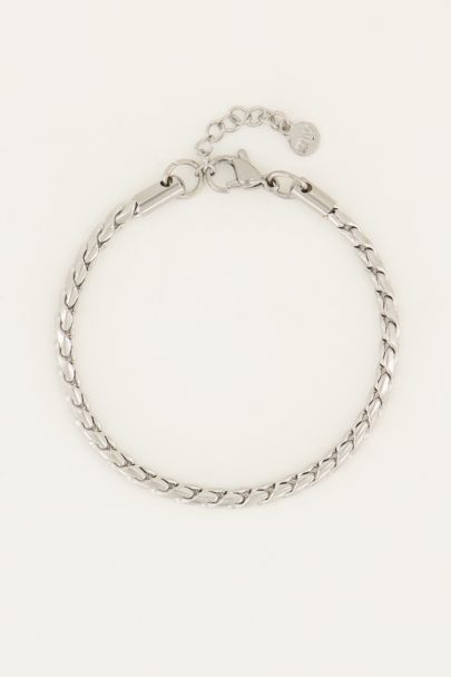 Armbandje gedraaid