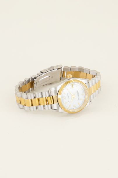 Zweifarbige Armbanduhr mit Gliederarmband und weißem Zifferblatt