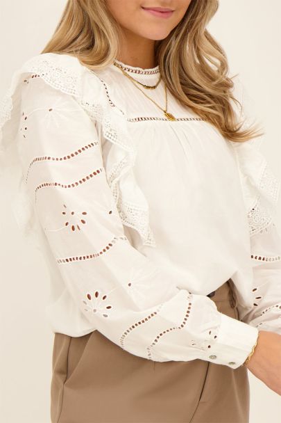 Witte blouse met embroidery & ruffles