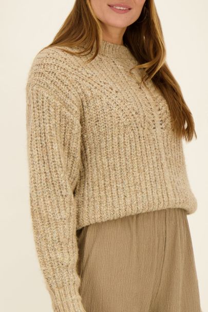 Taupefarbener Strickpullover