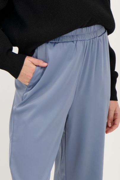 Pantalon large en satin bleu avec ceinture élastiquée