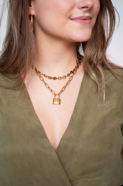 Chunky moments chain necklace