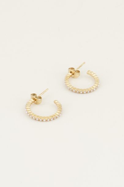 Earrings with small pearls