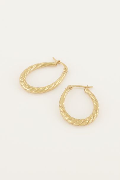 Oval twisted pattern earrings
