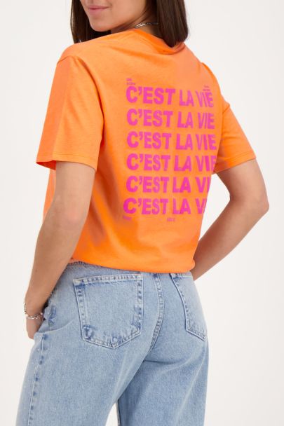 Orangefarbenes T-Shirt "C'est la vie"