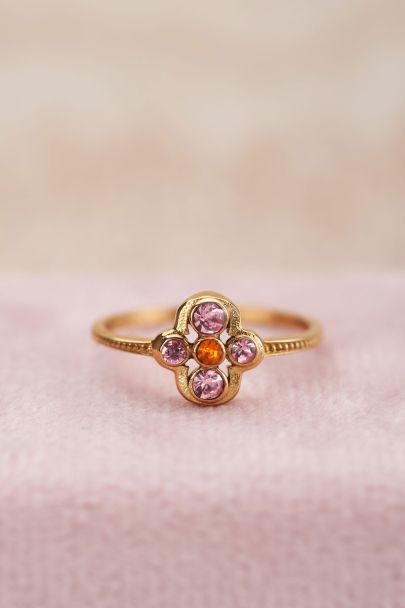 Orangefarbener Ring mit Blume