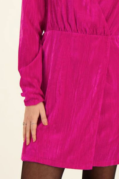 Robe en velours rose col V