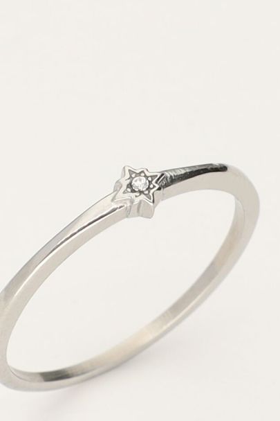 Minimalist ring with rhinestones