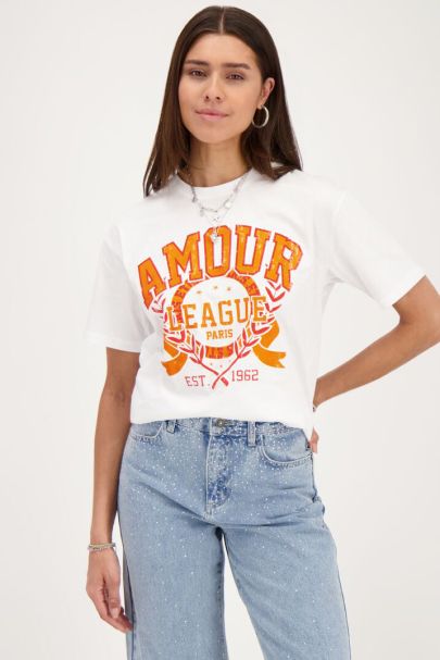 Wit T-shirt met oranje "Amour"