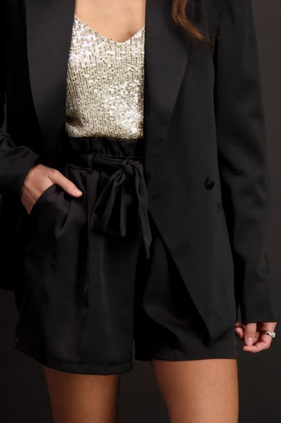 Dames short nu met korting in de uitverkoop | Vouchervandaag.nl