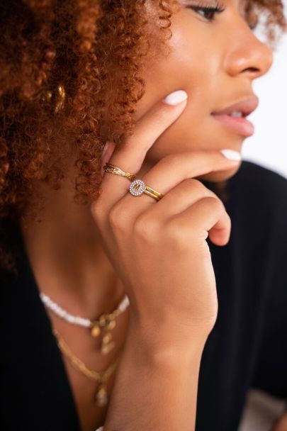 Initial ring met strass