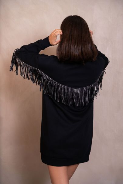 Zwarte sweaterjurk met studs & franjes