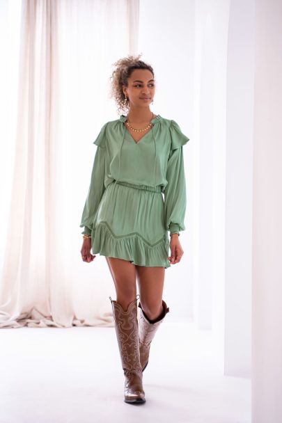 Mintgroene blouse satijnen look & ruffles