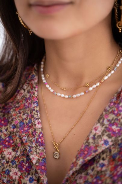 Pearl necklace with multicoloured beads