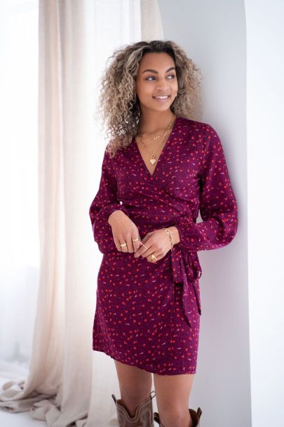 Robe fleurie violette effet satin