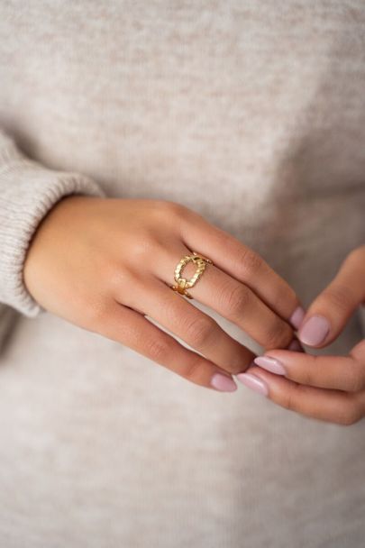 Woven patterned chain ring