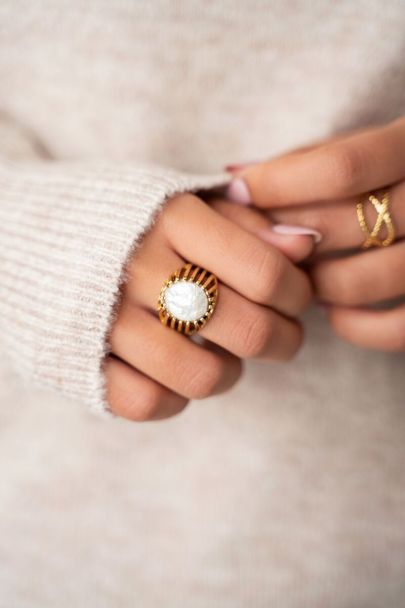 Statement-Ring mit Perle