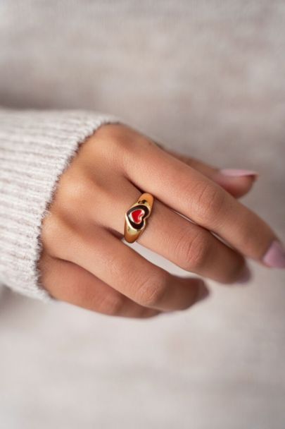 Signet ring with a red heart