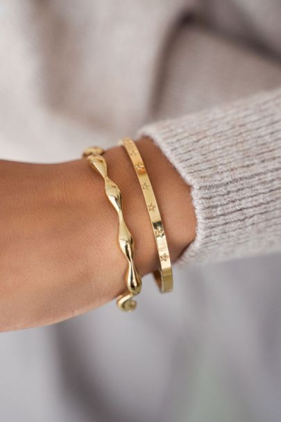 Bangle with engraved stars