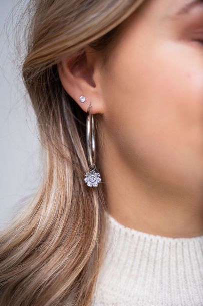 Hoop earrings with Blooming Love charm