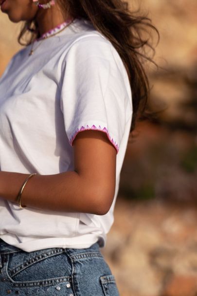 Wit T-shirt met stiksels