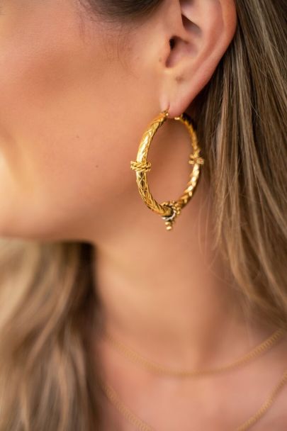 Structured swirl earrings