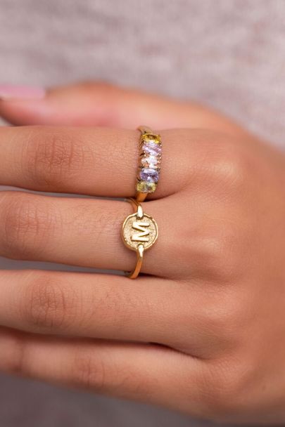 Bague avec initiale encerclée