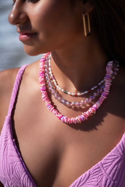 Sunchasers gold necklace with pink glass beads