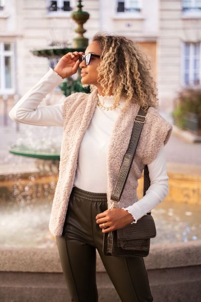 Beige Teddy-Weste mit Gürtel