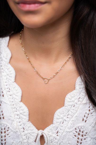 Chain necklace with small open heart charm