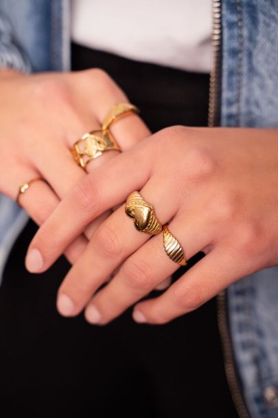 Candy heart ring