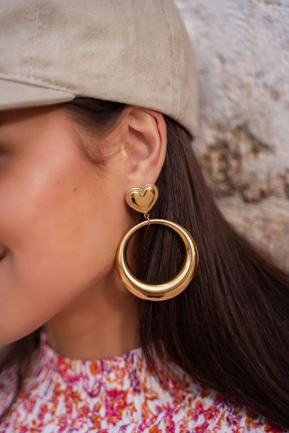 Round heart statement earrings