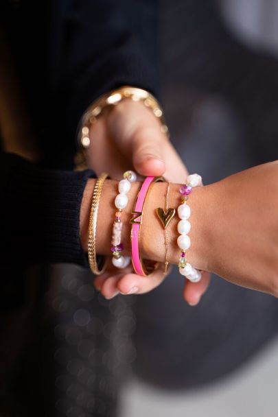 Fuchsia bangle met initial