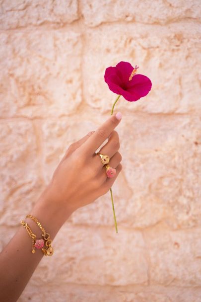 Casa fiore armband met roze hibiscus bloem