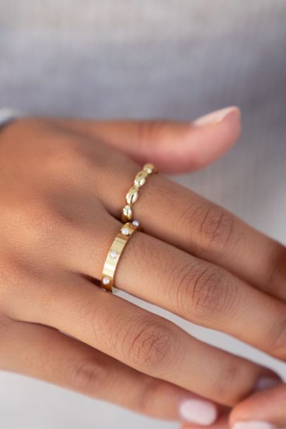 Ring with small pearls