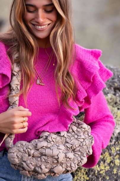 Pinker Pullover mit Rüschen