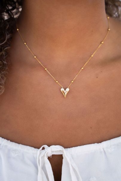 Mid-length necklace with heart