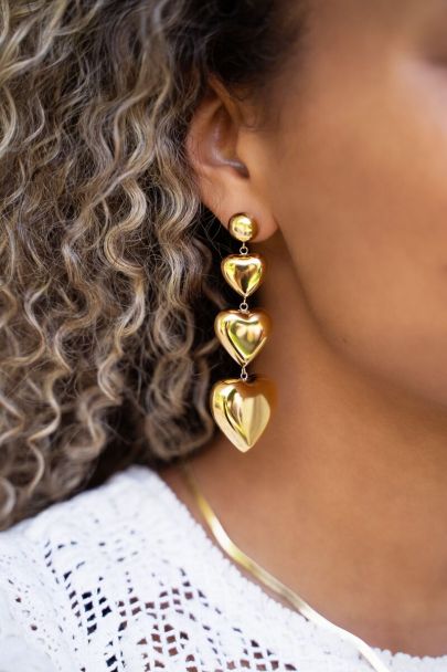 Statement earrings with three hearts 