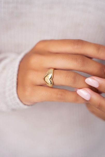 Candy heart ring